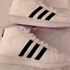 Adidas High Top Sneaker Womens size 8/Mens Size 6